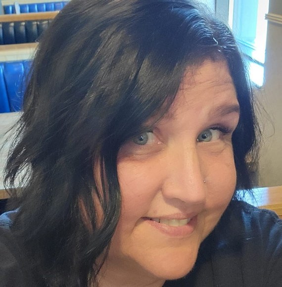 Meet your Posher, Kim - Picture 1 of 1